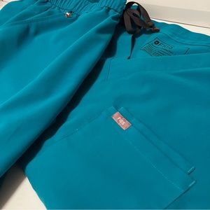 FIGS | Men’s Scrub Set in Limited Edition Teal